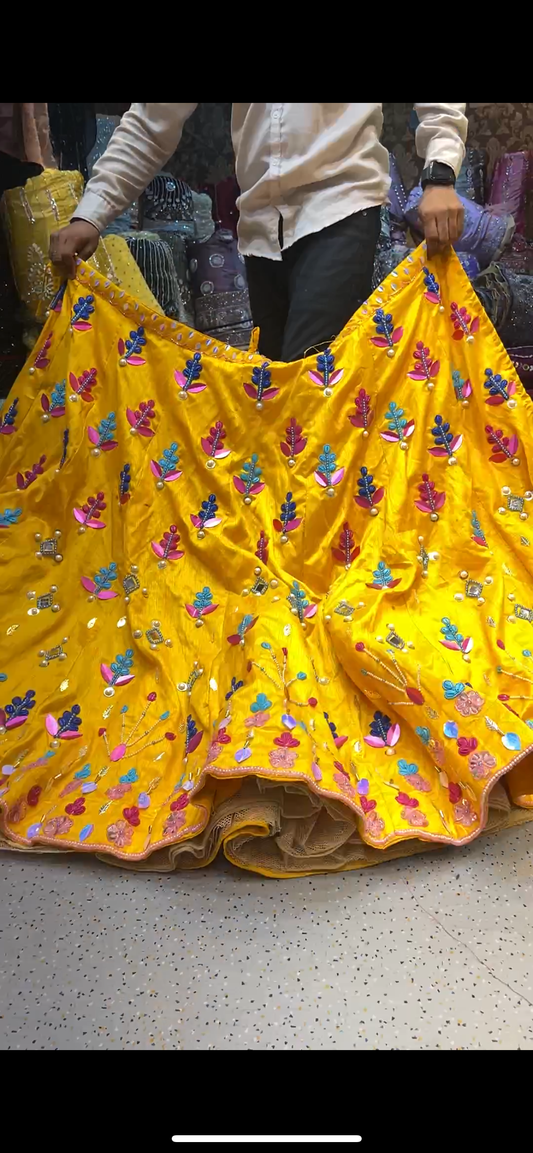 Lehenga de mehendi de haldi