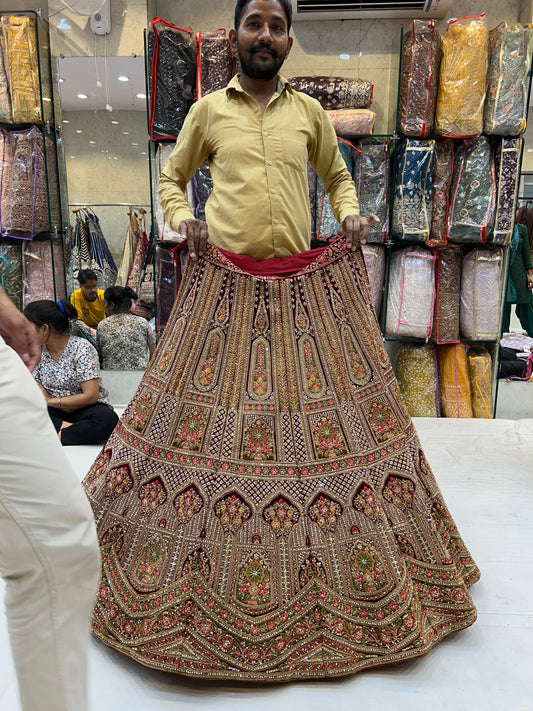 Lehenga color granate real