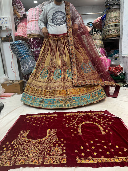 Lehenga de diseñador en mostaza roja ❤️