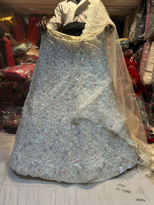 Fabulosa lehenga blanca