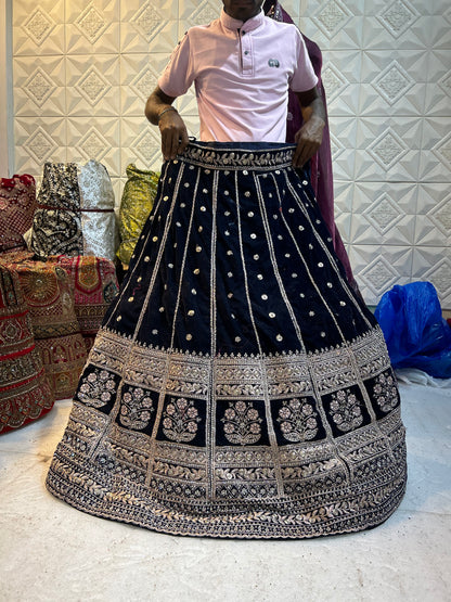 Lehenga Sabyasachi azul oscuro