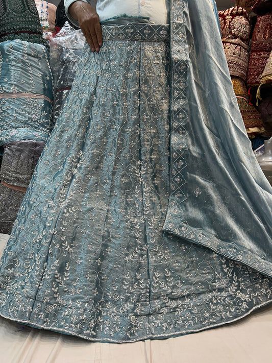 Lehenga azul cielo de niña