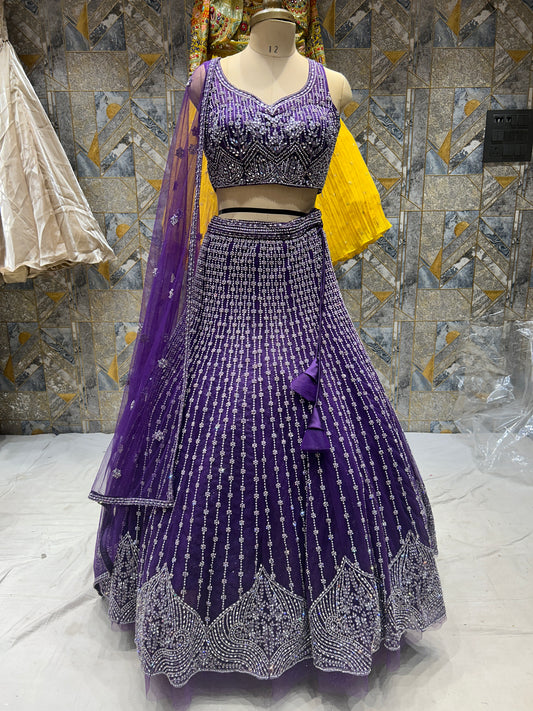 Lehenga con top corto violeta morado