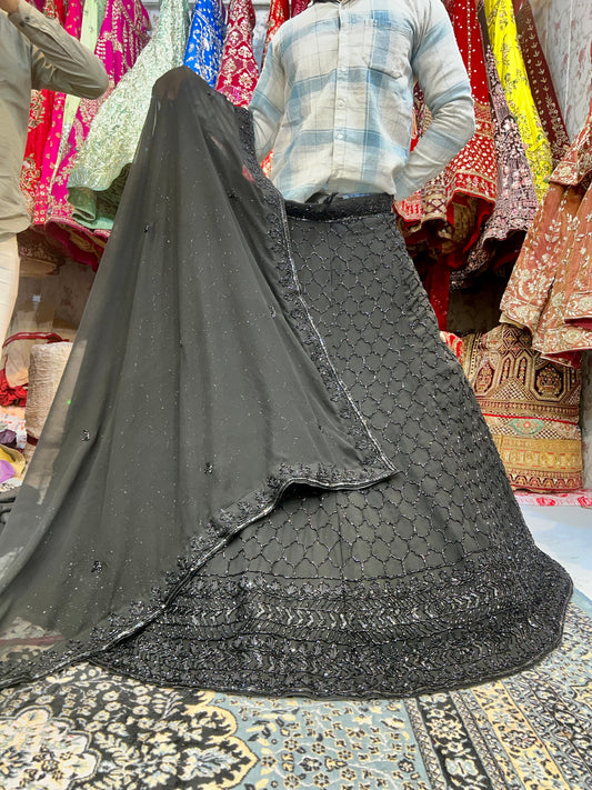 Lehenga de diseñador hecha a mano con secuencia negra