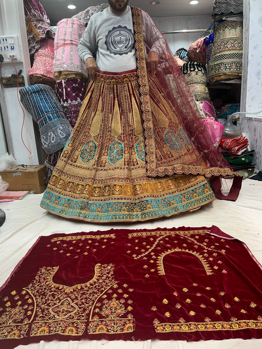 Lehenga de diseñador en mostaza roja ❤️