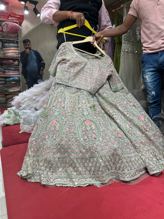 Lehenga verde asombrosa