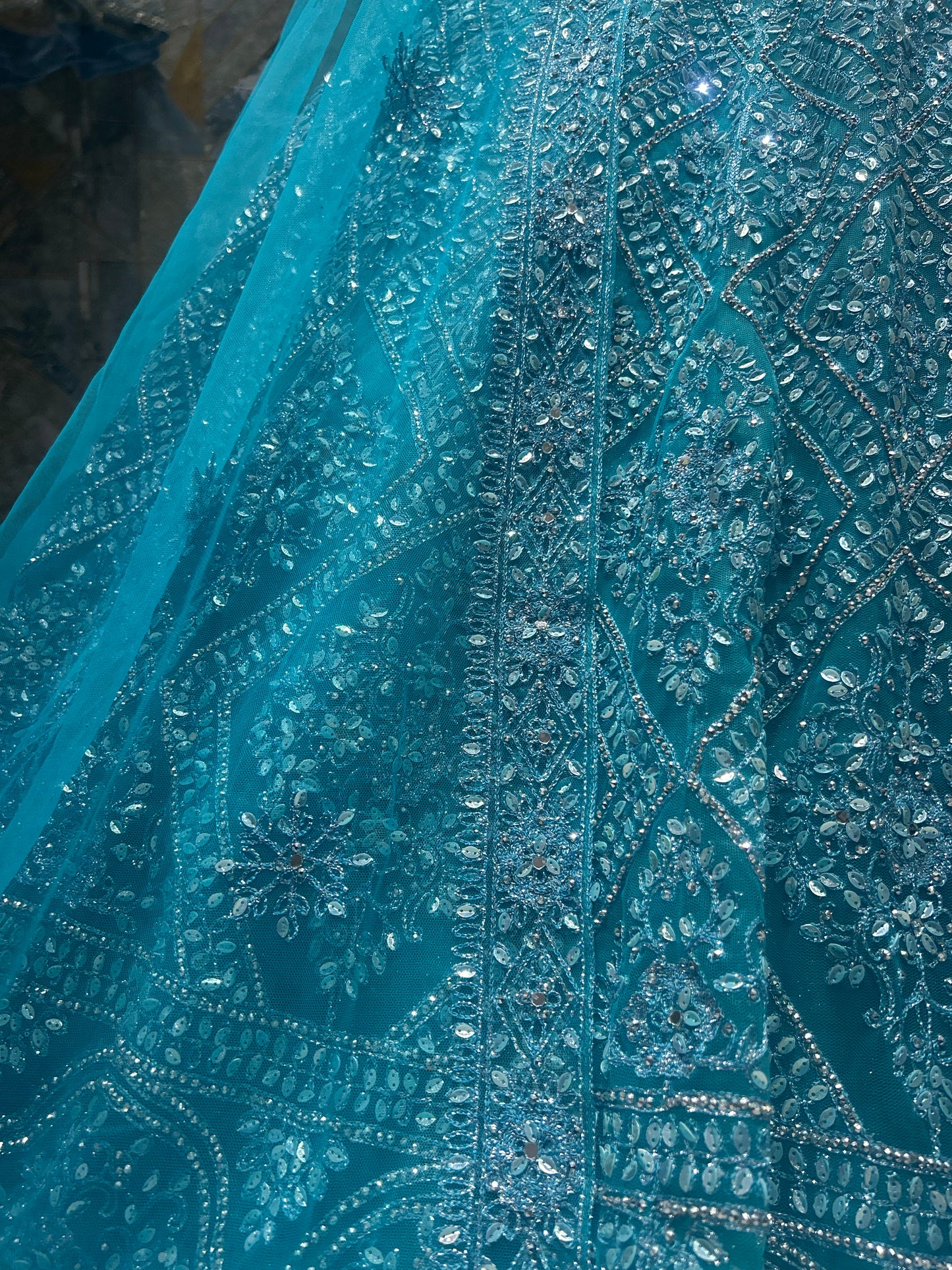 Hermoso top corto tipo lehenga de color azul cielo