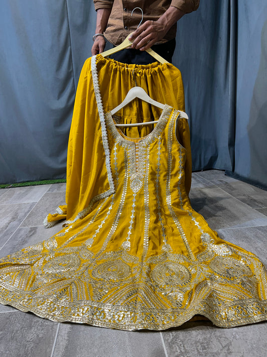 Lehenga de mehendi de haldi