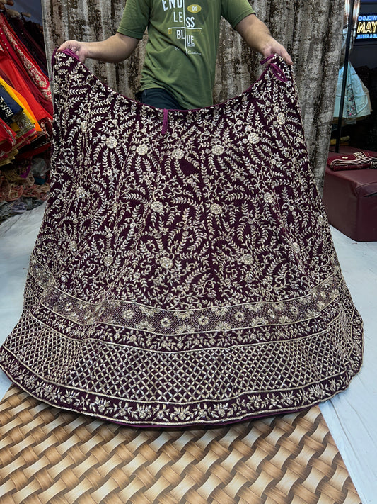 Precioso granate Lehenga puro trabajo hecho a mano Zardozi dabka