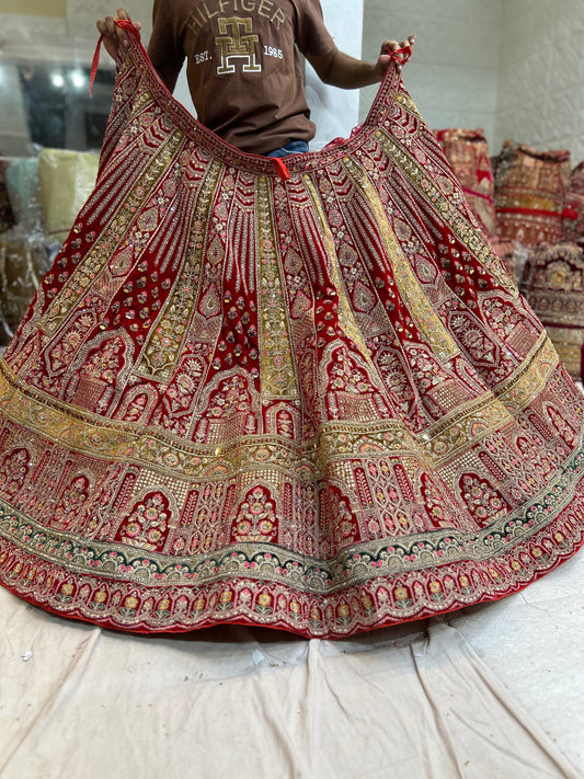 Lehenga de novia de buen aspecto