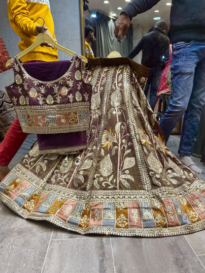 Lehenga con top corto verde mehendi de buen aspecto