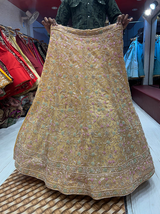 Impresionante lehenga amarilla