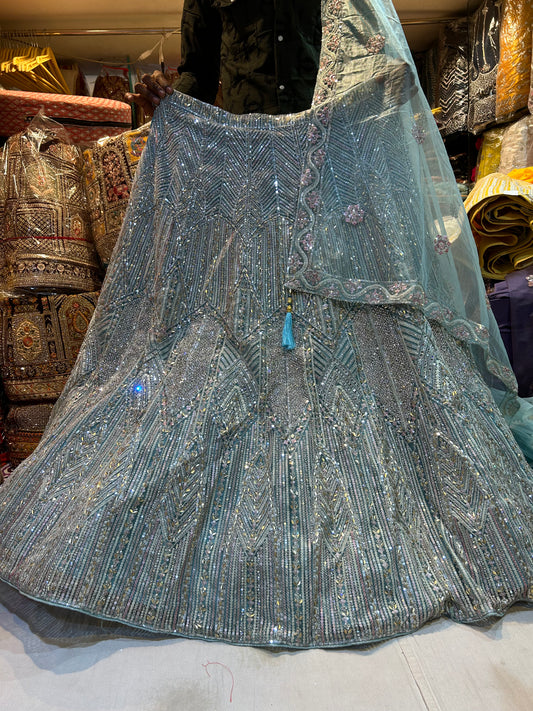 Lehenga brillante de color azul cielo para niña