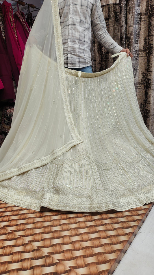 Lehenga de secuencia blanca