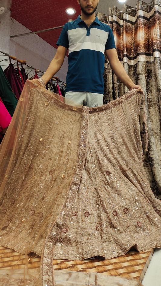 Lehenga dorada