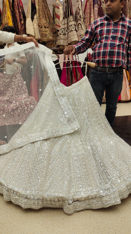 Preciosa lehenga blanca