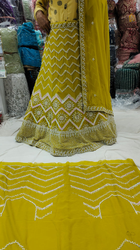 Lehenga de mehendi de haldi