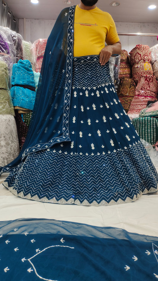 Lehenga azul hecha a mano