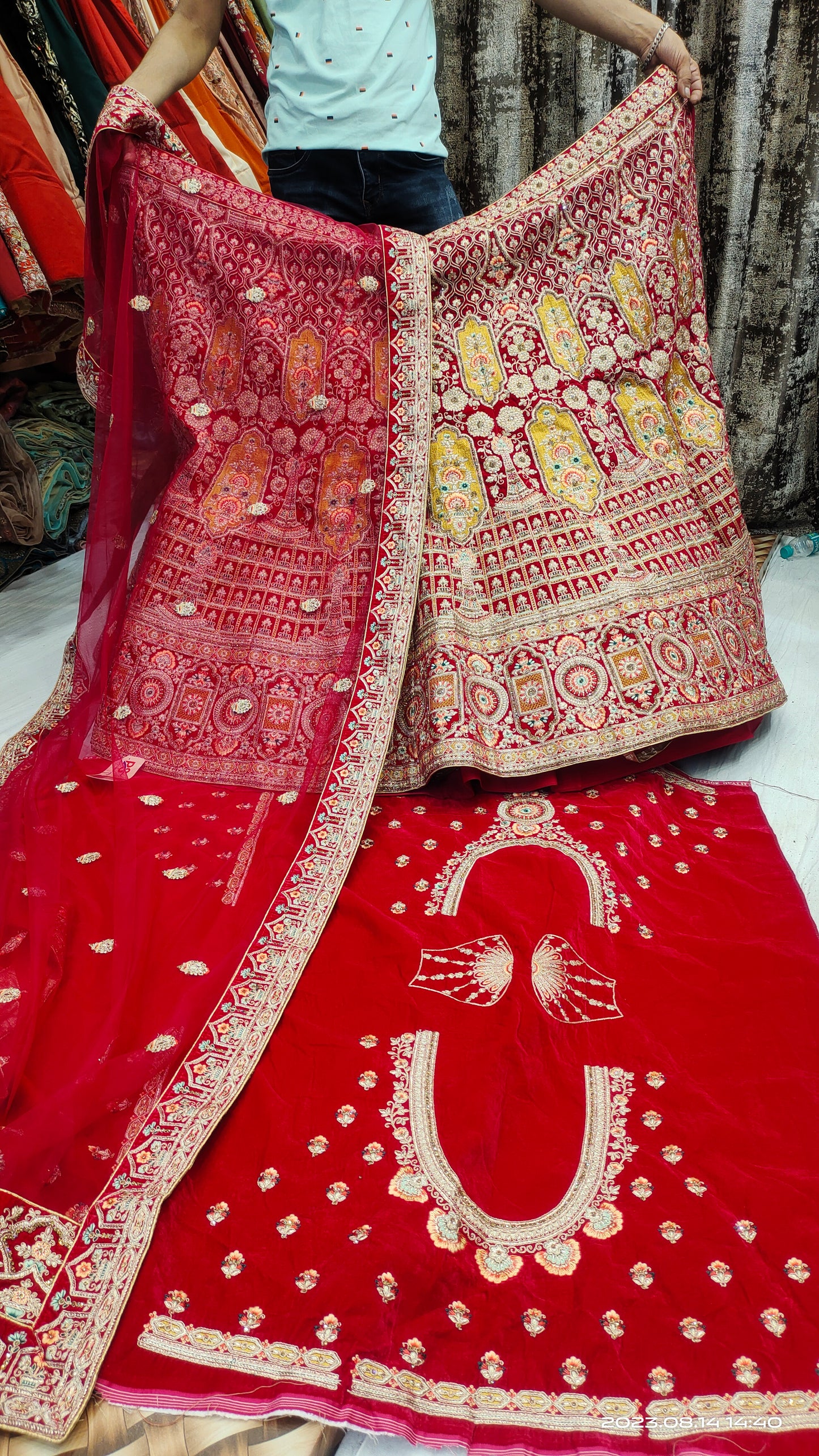 Preciosa lehenga roja