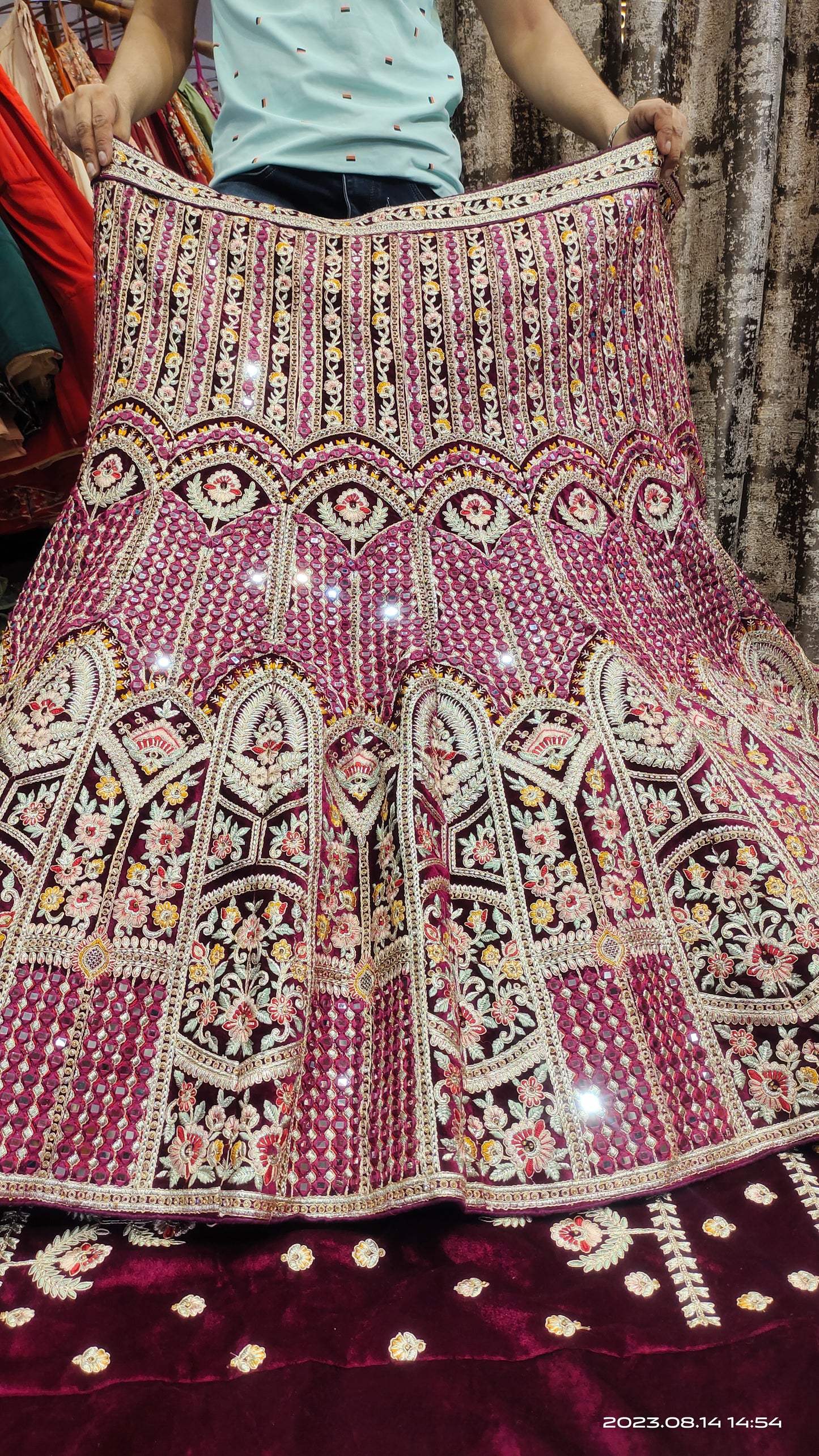 Tremendous LEHENGA