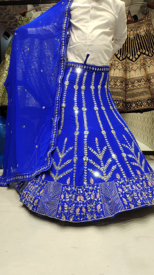 LEHENGA con trabajo de espejo azul