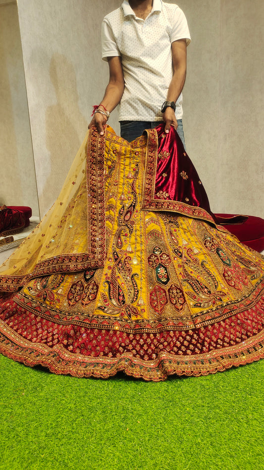 WOW Multi Kali Granate dorado Lehenga