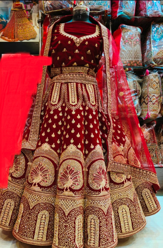 Lehenga de baile de pavo real