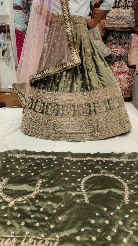 Lehenga de mehendi verde Sabya