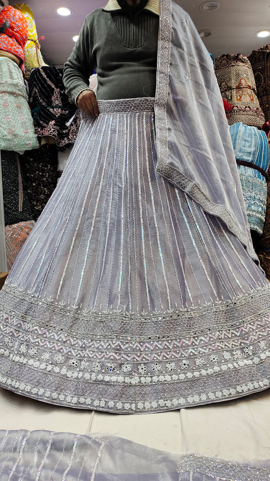 Lehenga violeta claro de bajo presupuesto para niñas