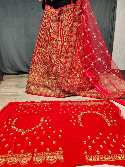 Lehenga roja notable