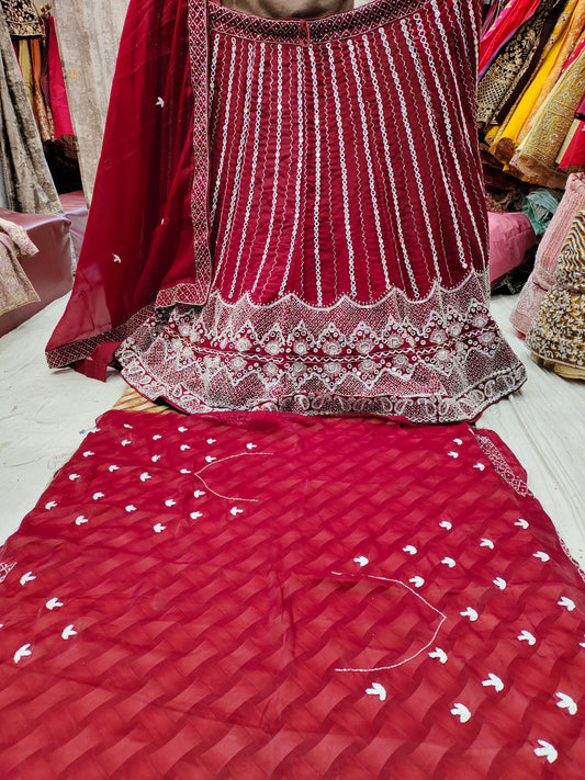 Impresionante lehenga roja