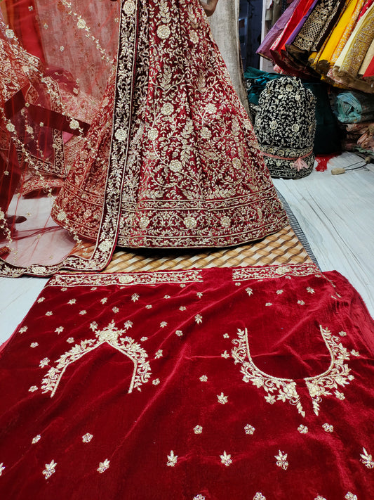 Impresionante lehenga nupcial roja