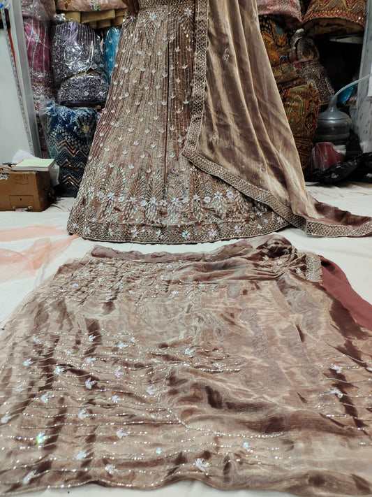 Fabulosa lehenga marrón