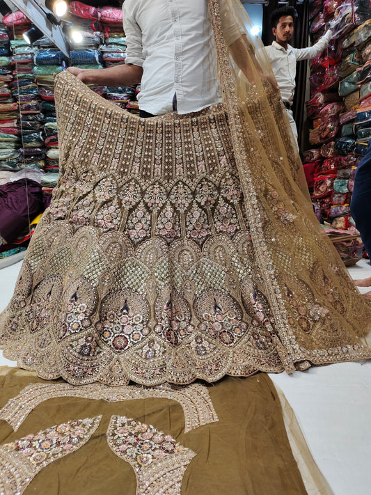 Preciosa lehenga amarilla