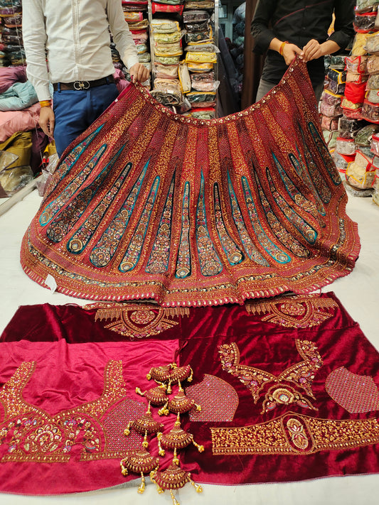 Preciosa lehenga de color rosa melocotón