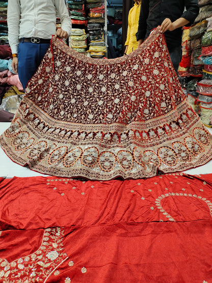 Lehenga roja extraordinaria