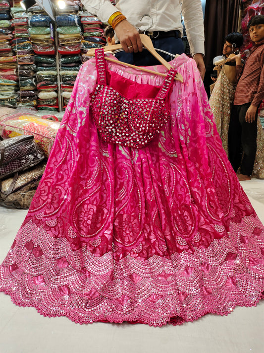 Fabulosa lehenga de diseñador en color rosa