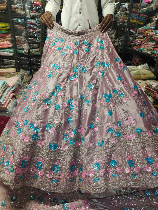 Atractiva lehenga hecha a mano en color rosa