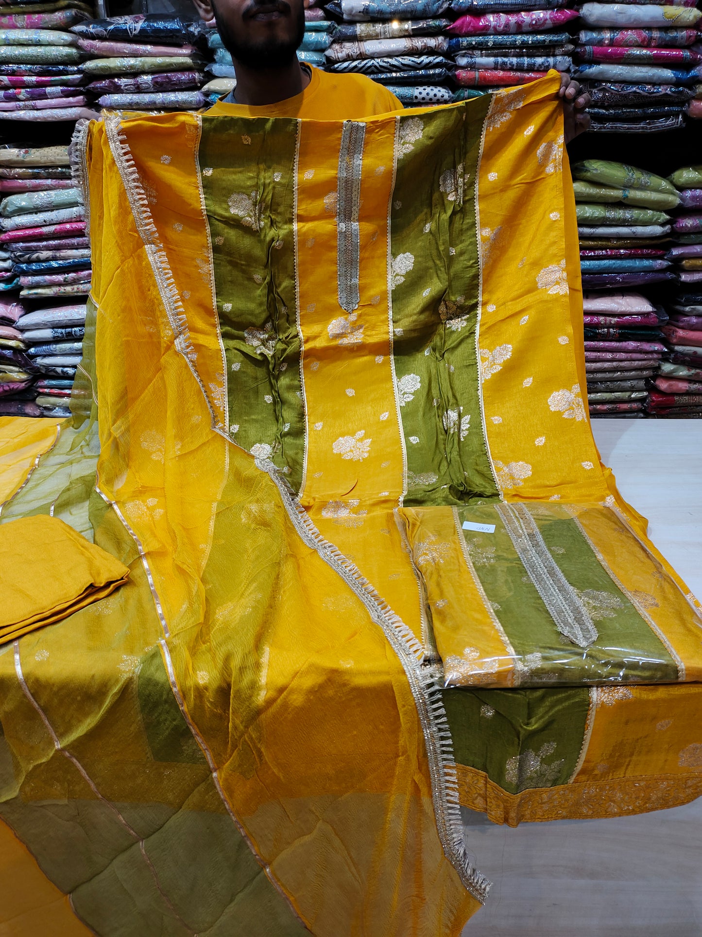 Material de vestido de traje salwar sin coser de mehendi haldi de color verde amarillo tremendo (talla única)