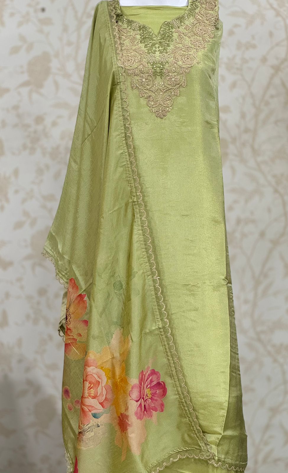 Material de vestido de traje salwar sin costuras verde Khoobsurat (talla única)