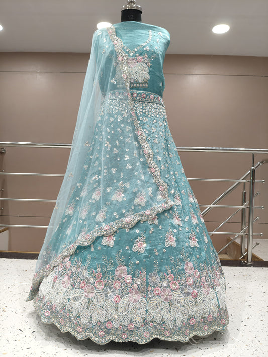 Increíble lehenga azul cielo