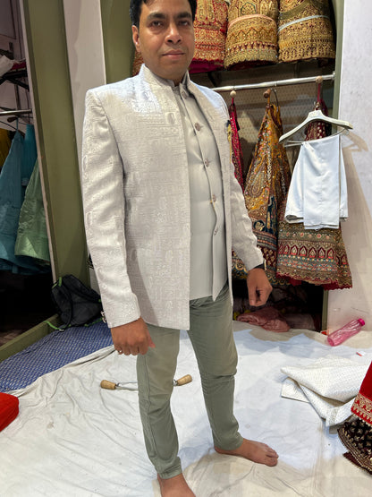 Majestuoso blazer de hombre color crema, abrigo tipo sherwani