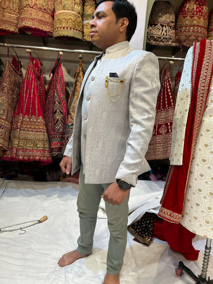 Majestuoso blazer de hombre color crema, abrigo tipo sherwani