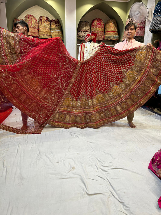 Lehenga roja de Blogbuster