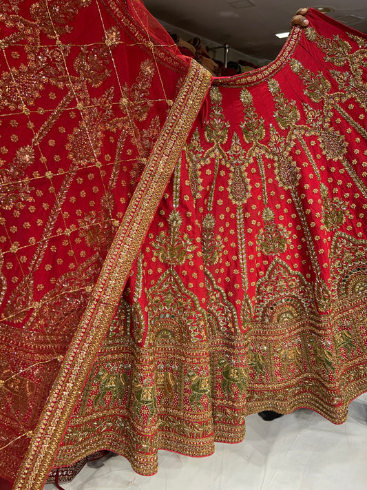 Lehenga roja de diseñador