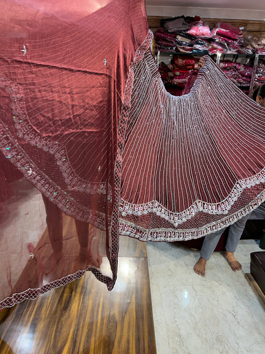 Fabulosa lehenga de fiesta roja