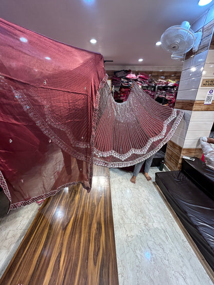 Fabulosa lehenga de fiesta roja