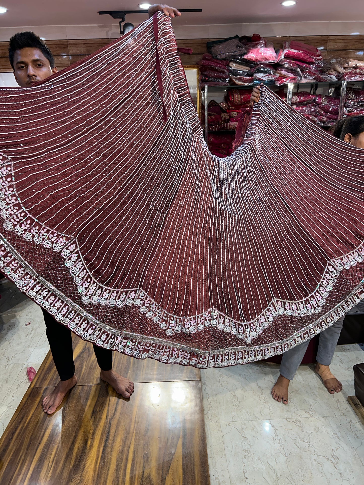 Fabulosa lehenga de fiesta roja