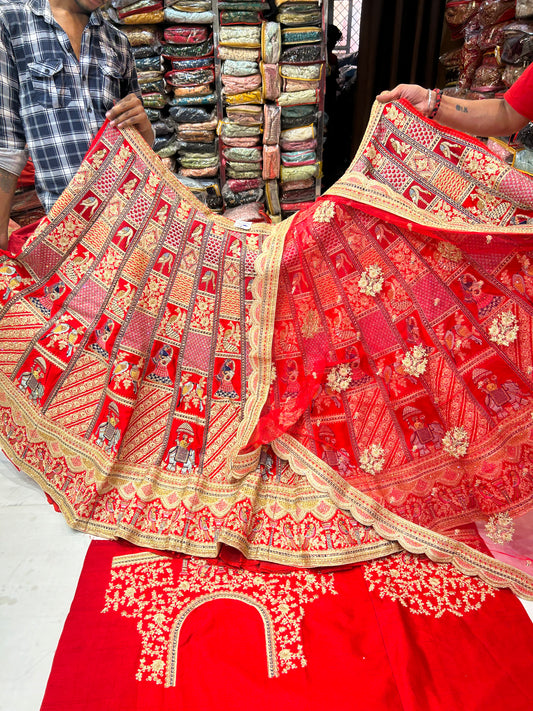 Impresionante lehenga roja de Delhi