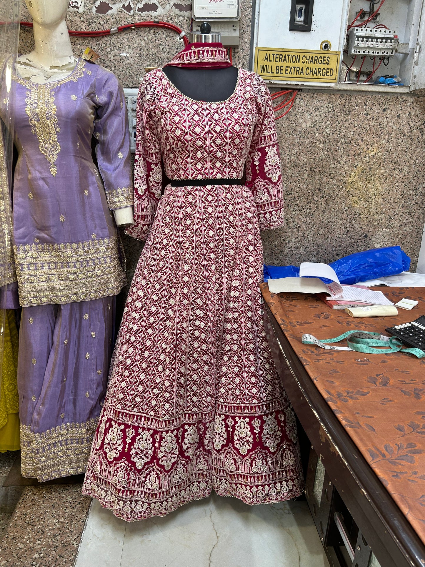 Increíble lehenga roja de Delhi